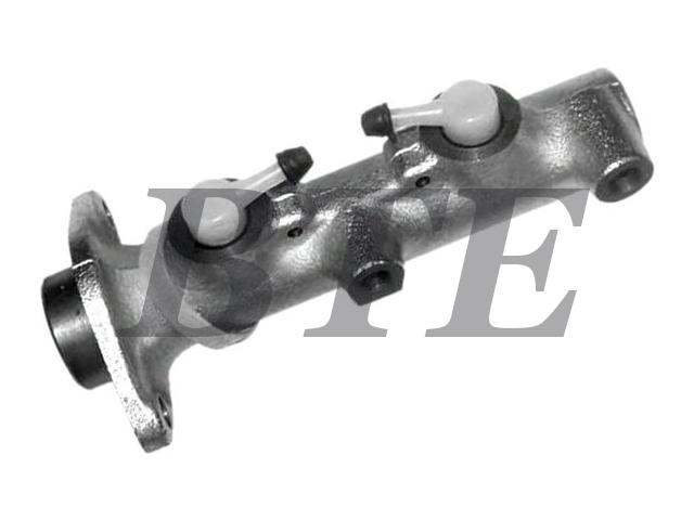 Brake Master Cylinder:CAC1582